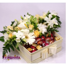 To my sweetheart! - Flower box with chocolates M